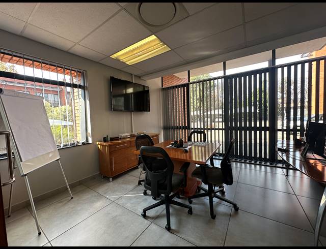 219M² OFFICE FOR SALE IN SANDOWN